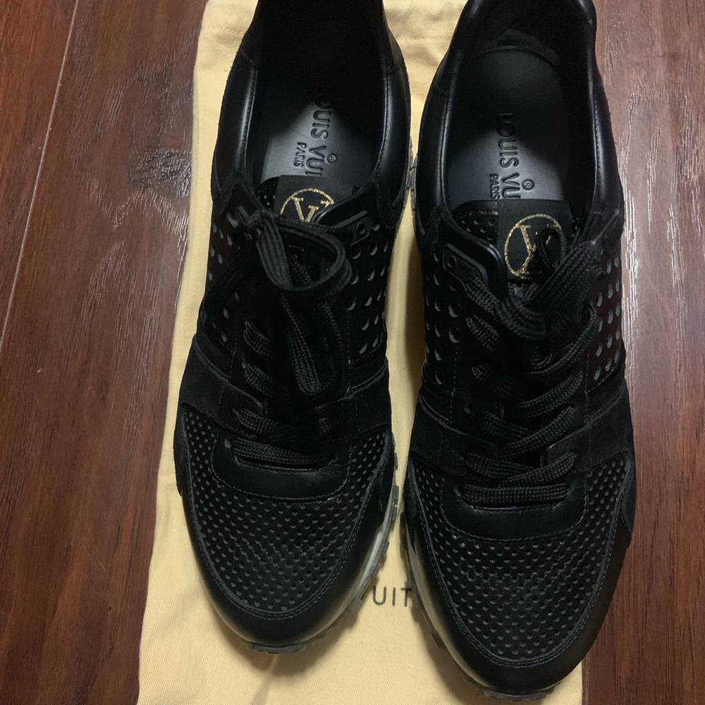 Louis Vuitton women’s Sneakers - Picture 5 of 8